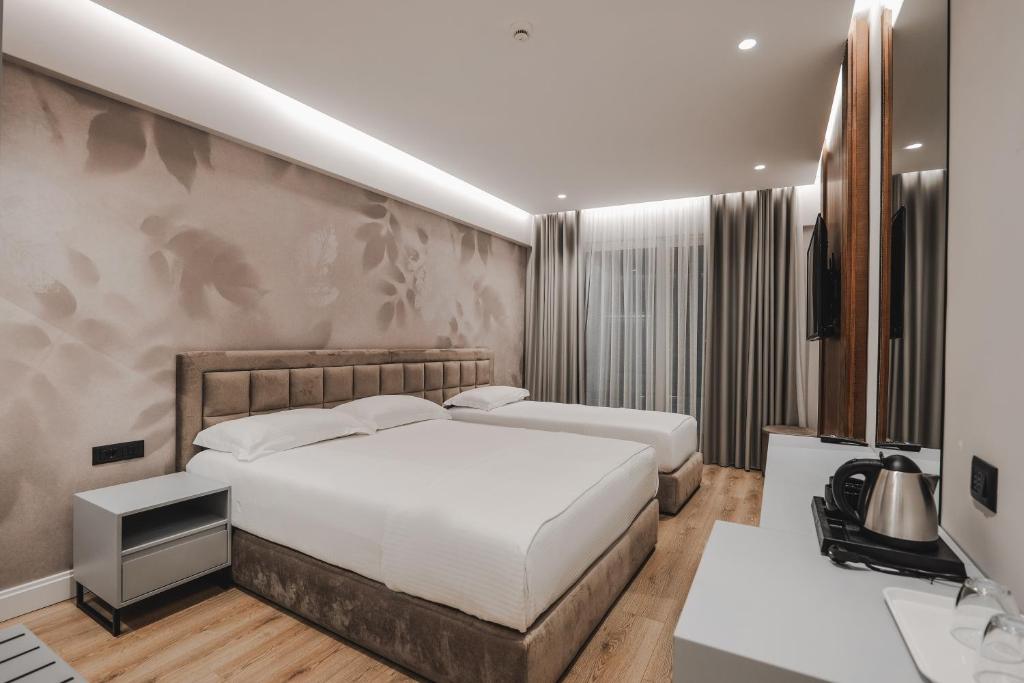 Deluxe Triple Room with Sea View